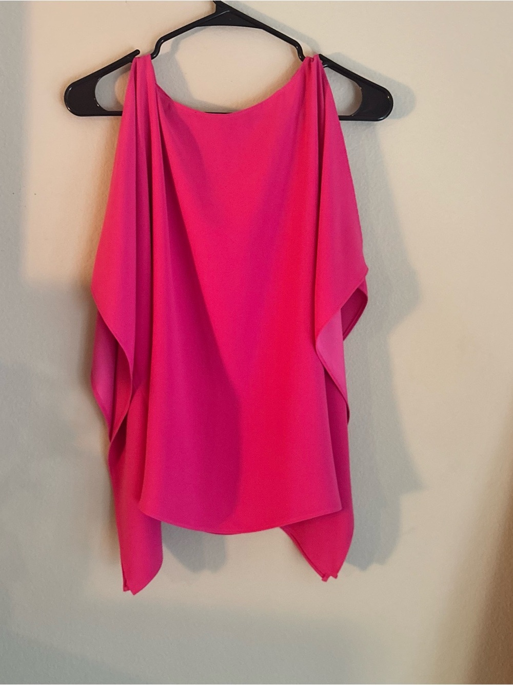 Trina Turk Fuchsia Pink Draped Cold Shoulder Blouse XS/S